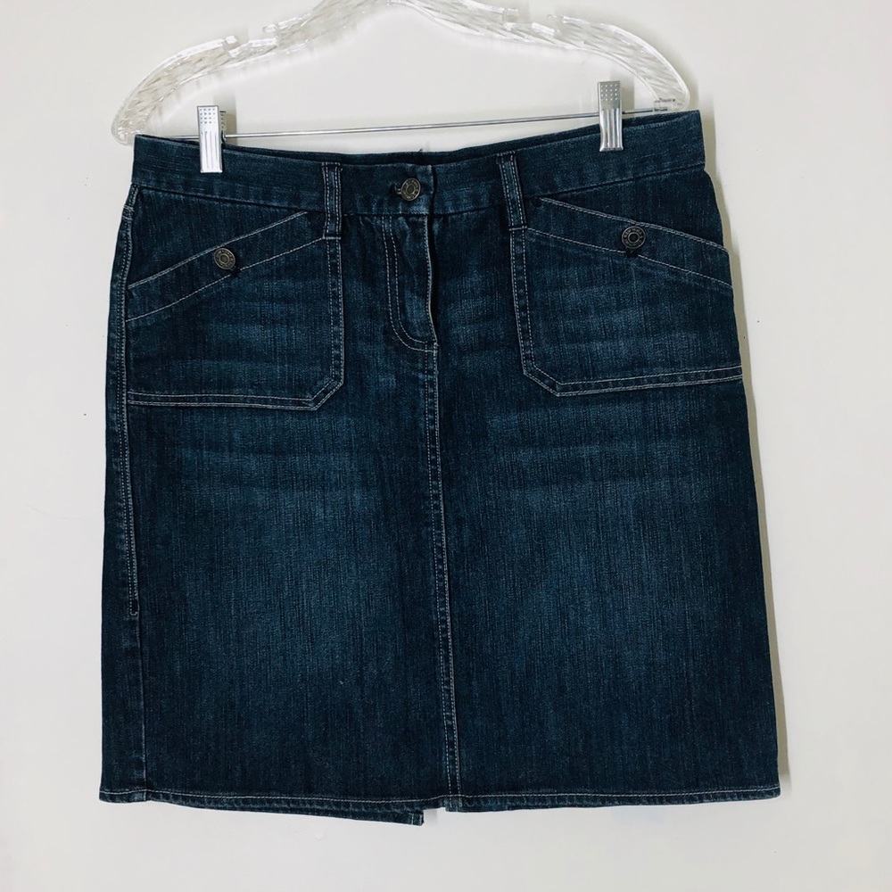 New York and Company modern Women’s Jeans skirt.